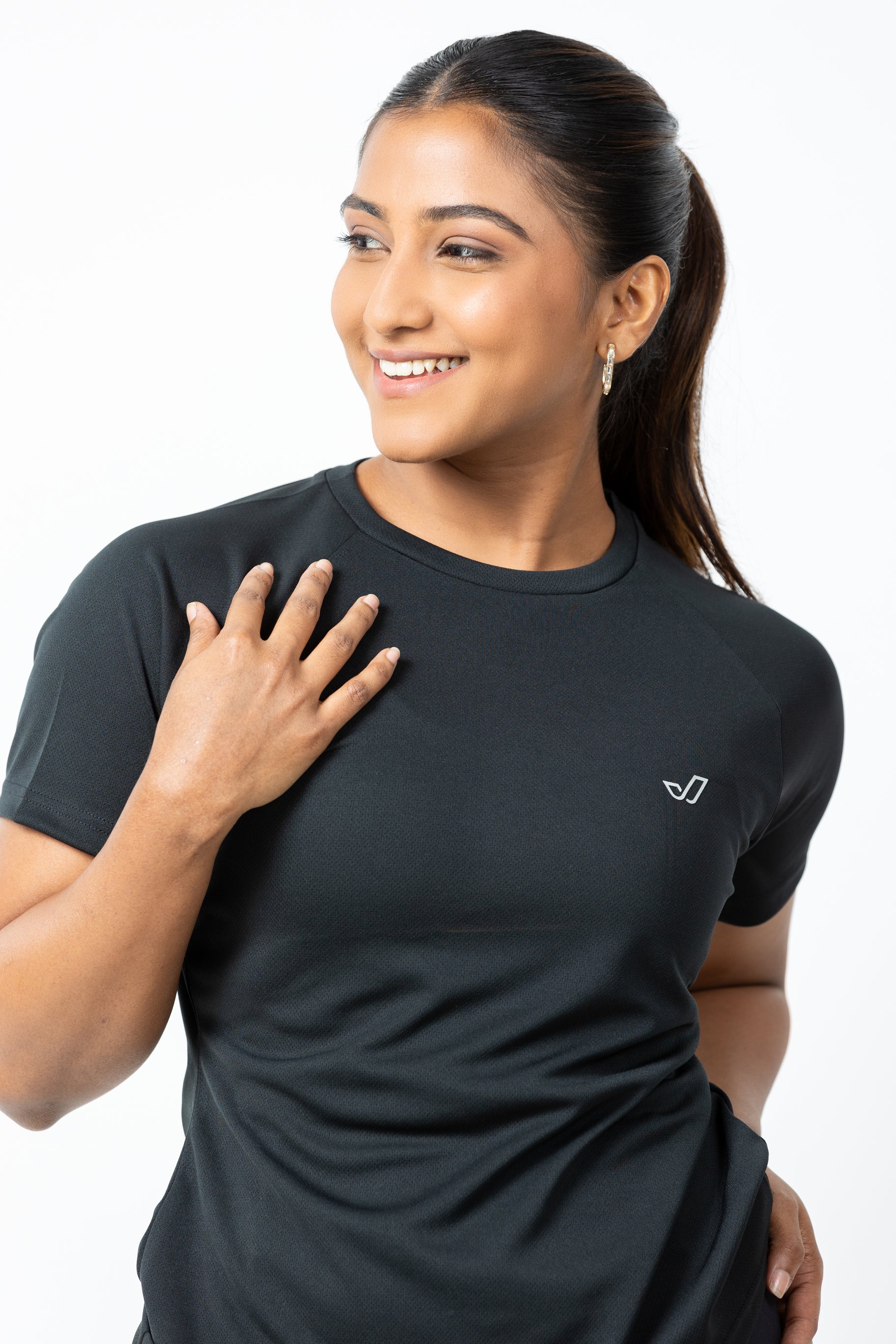 VYAYA Ultralight tee - Black